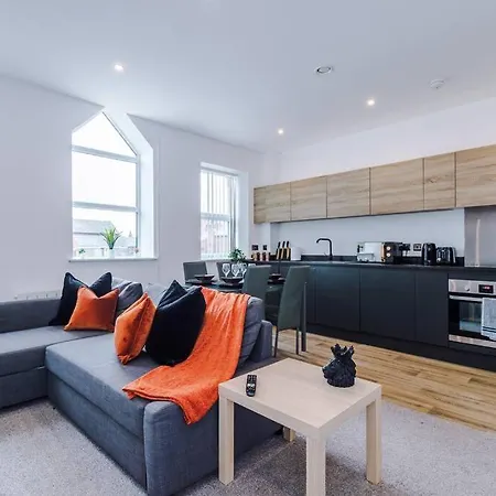 Stunning 2-Bedroom Apartment In Bolton Exterior photo