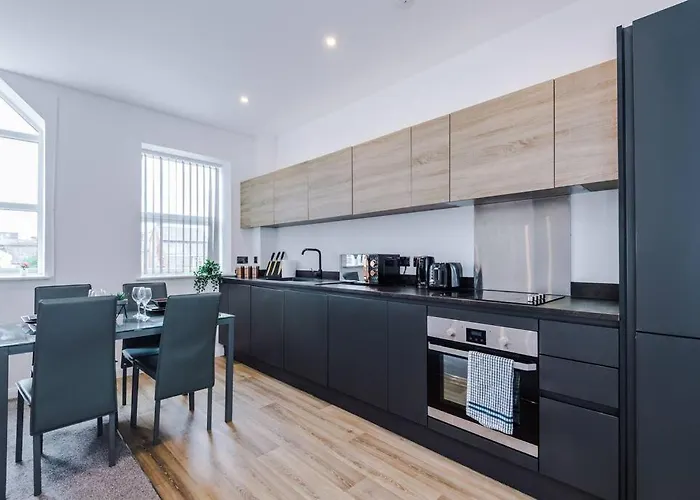 Stunning 2-Bedroom Apartment In Bolton