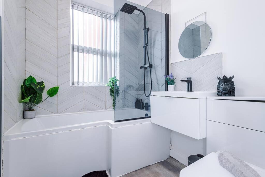 Apartment Stunning 2-bedroom In