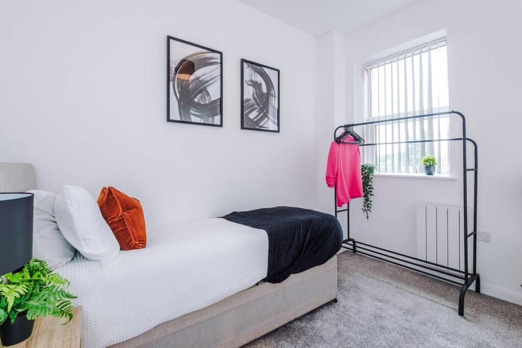 Stunning 2-bedroom In Apartment Bolton