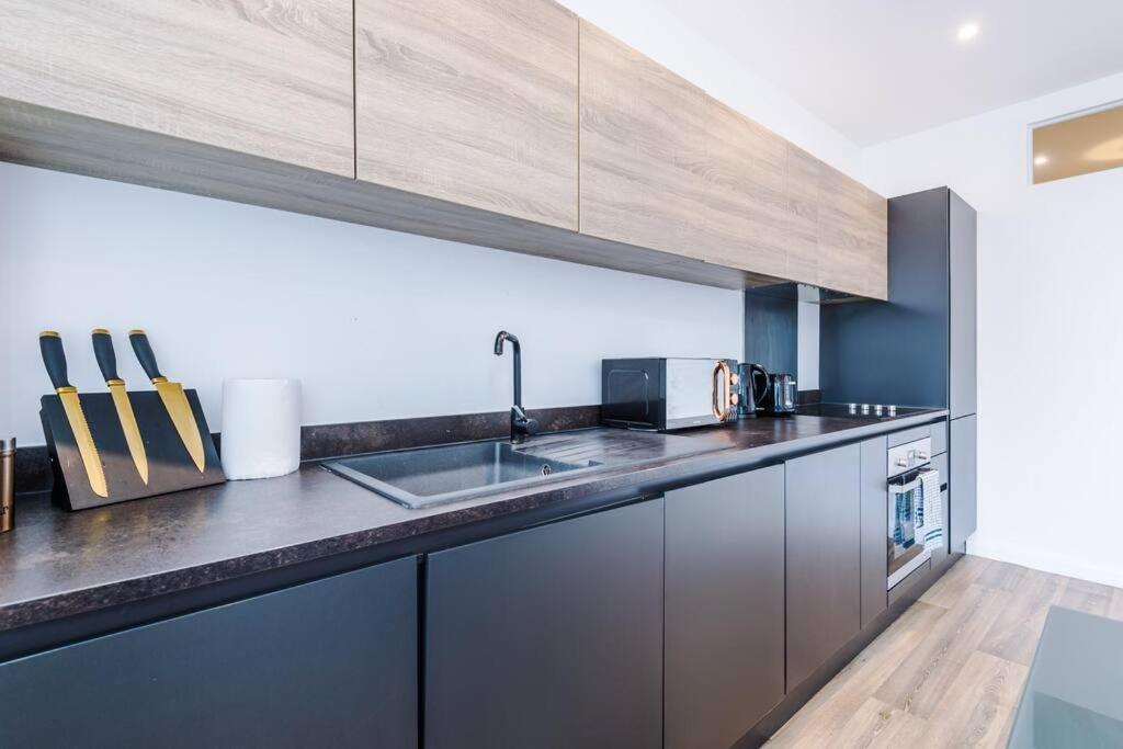 Stunning 2-bedroom In Apartment Bolton